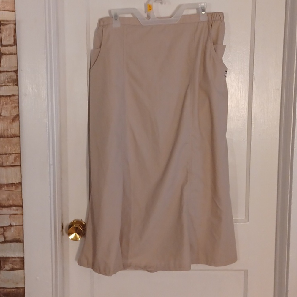 Butter-Soft Scrub Skirt Tan Color Xlarge